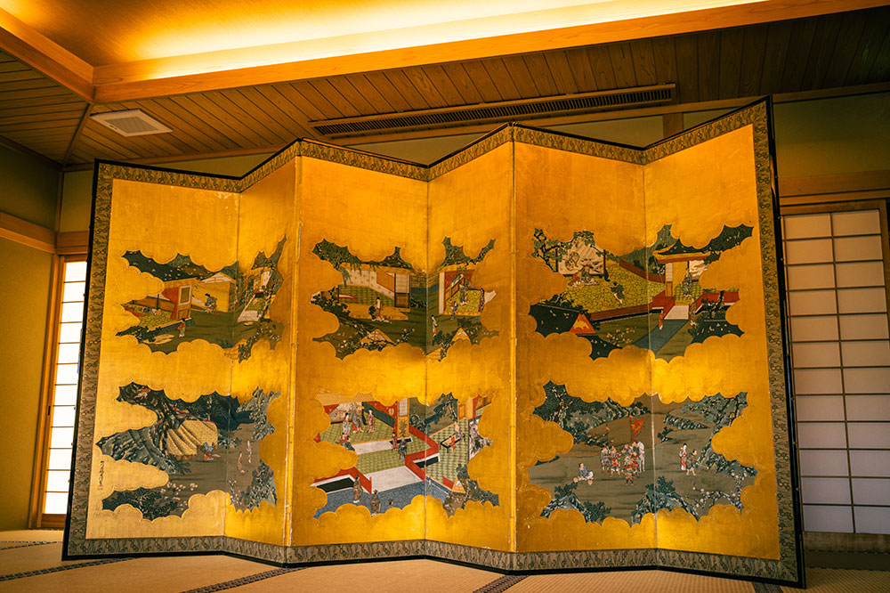 Folding screen painted by Kano Chikanobu